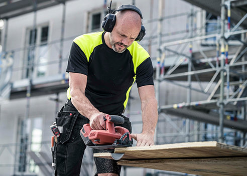 Schützen Sie sich vor den UV-Strahlen der Sonne beim Arbeiten im Freien